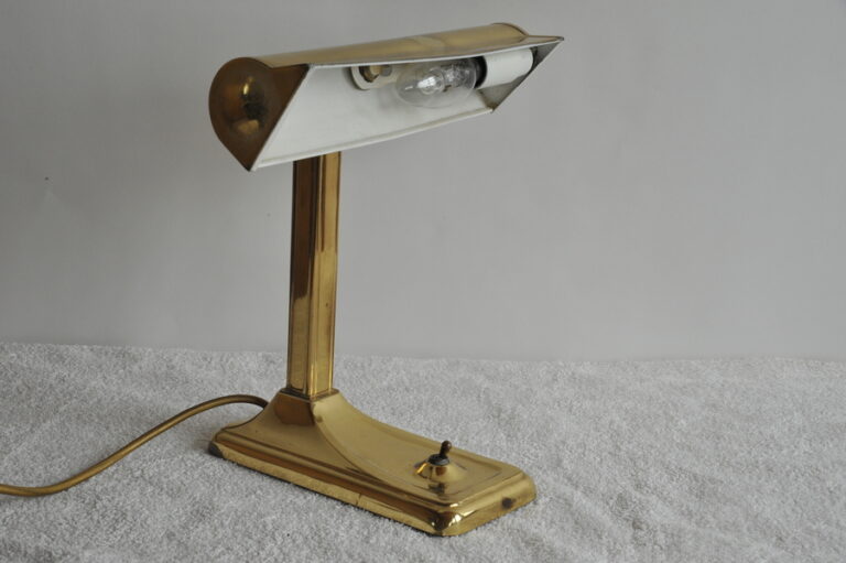 a good quality vintage brass desk lamp