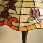 lovely large vintage tiffany style glass table lamp