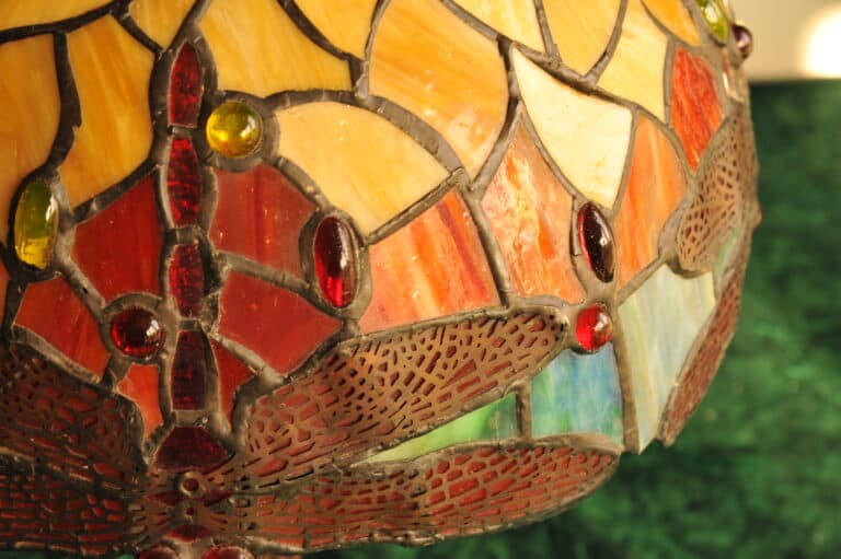 striking vintage tiffany style dragonfly table lamp