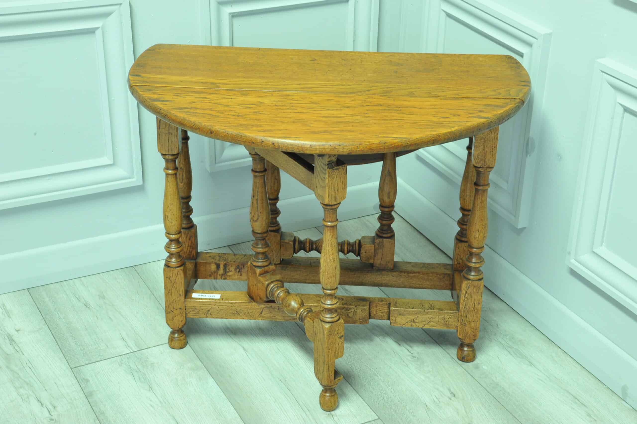a very pretty small vintage oak gateleg table