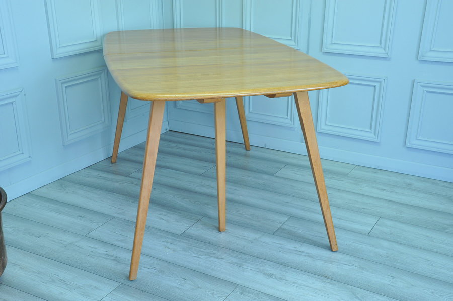 the vintage ercol grand windsor extending dining table
