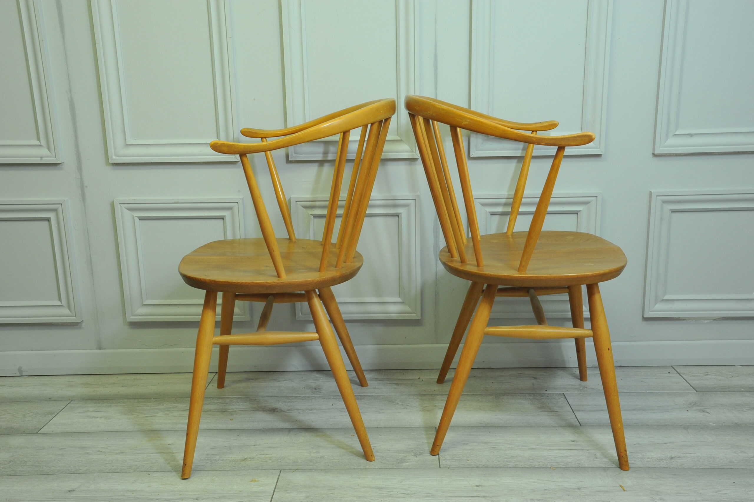 vintage ercol pair of model 449a windsor bowtop armchairs