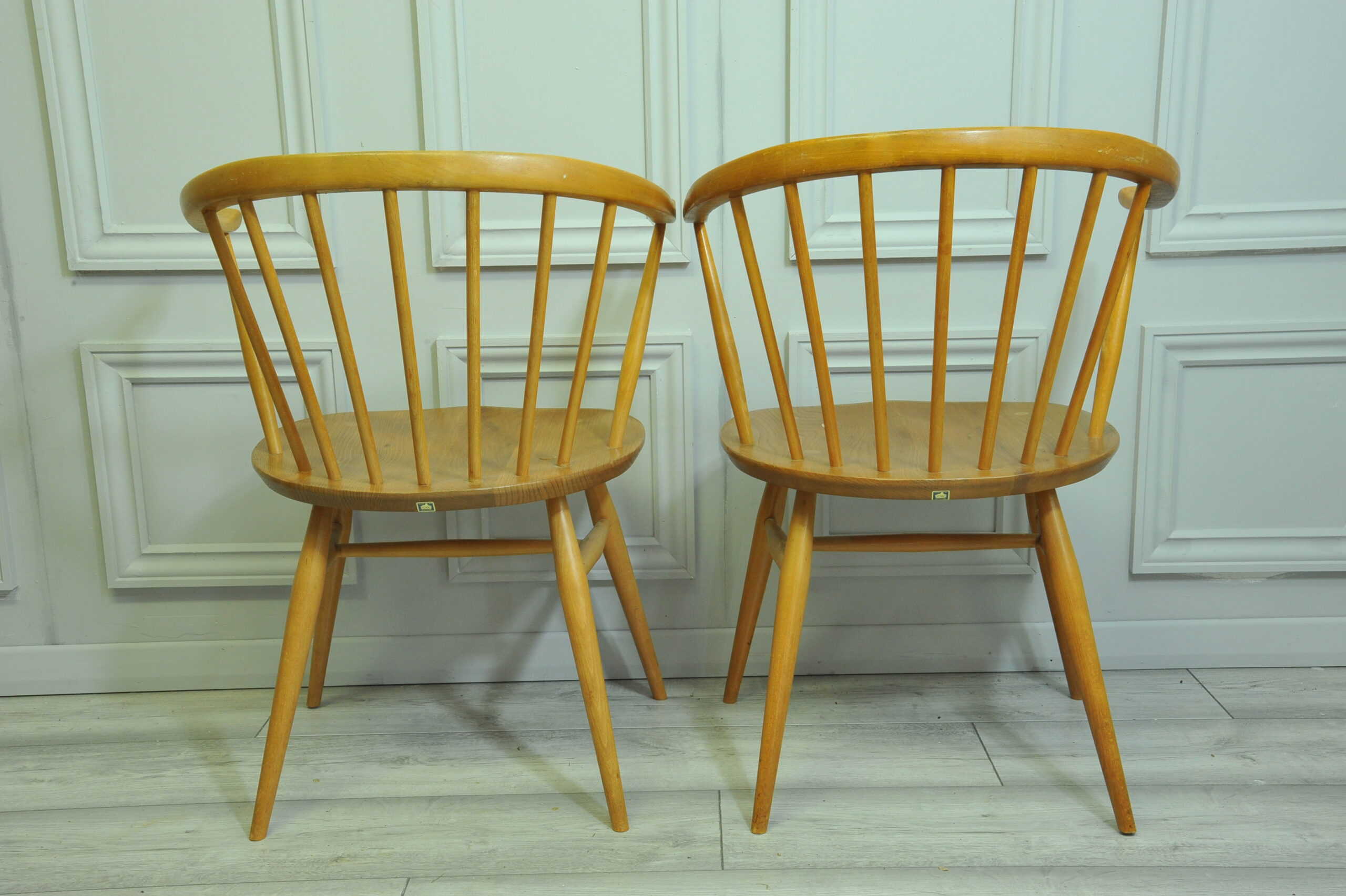 vintage ercol pair of model 449a windsor bowtop armchairs