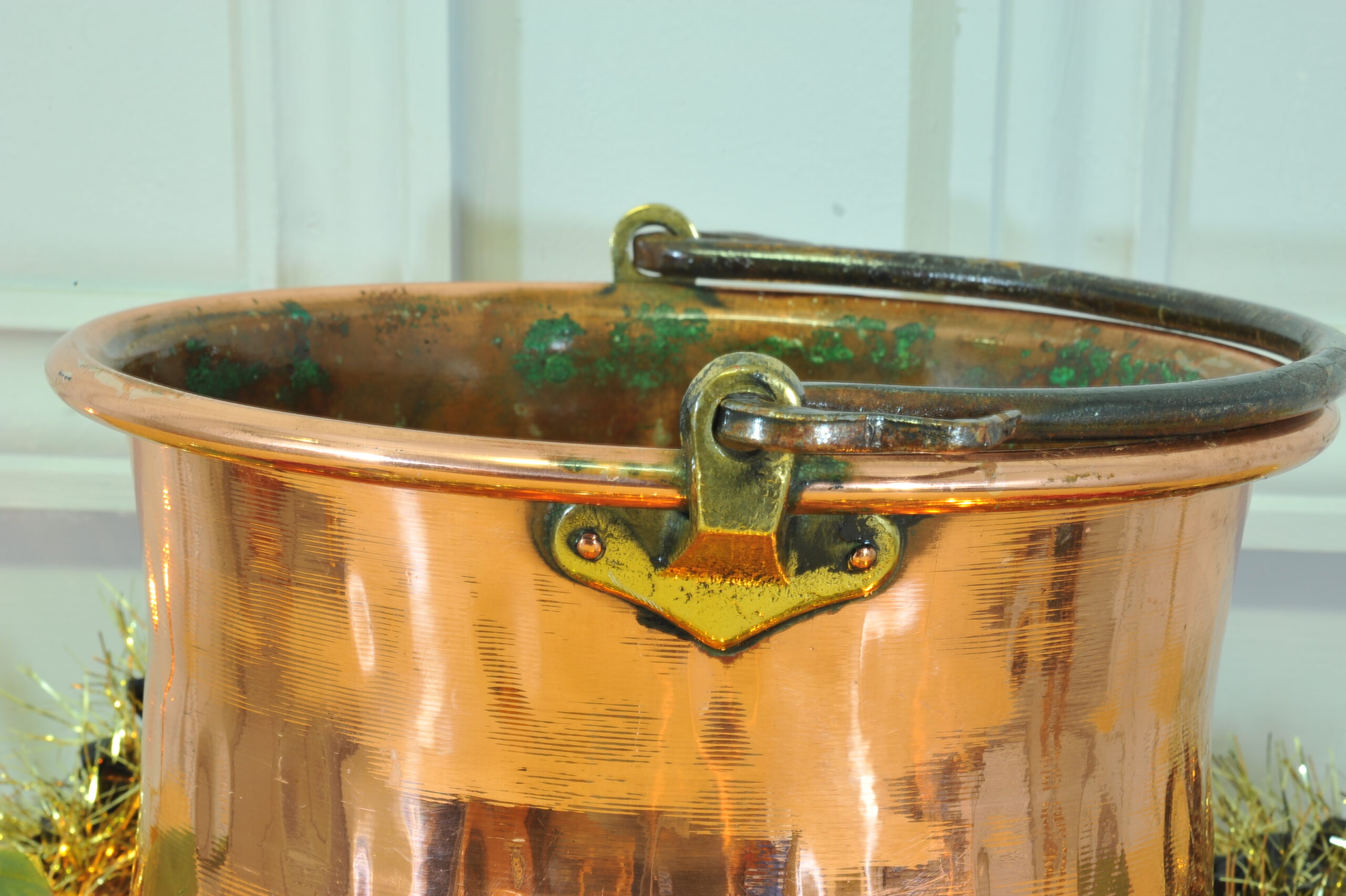 a lovely heavy antique french copper cauldron