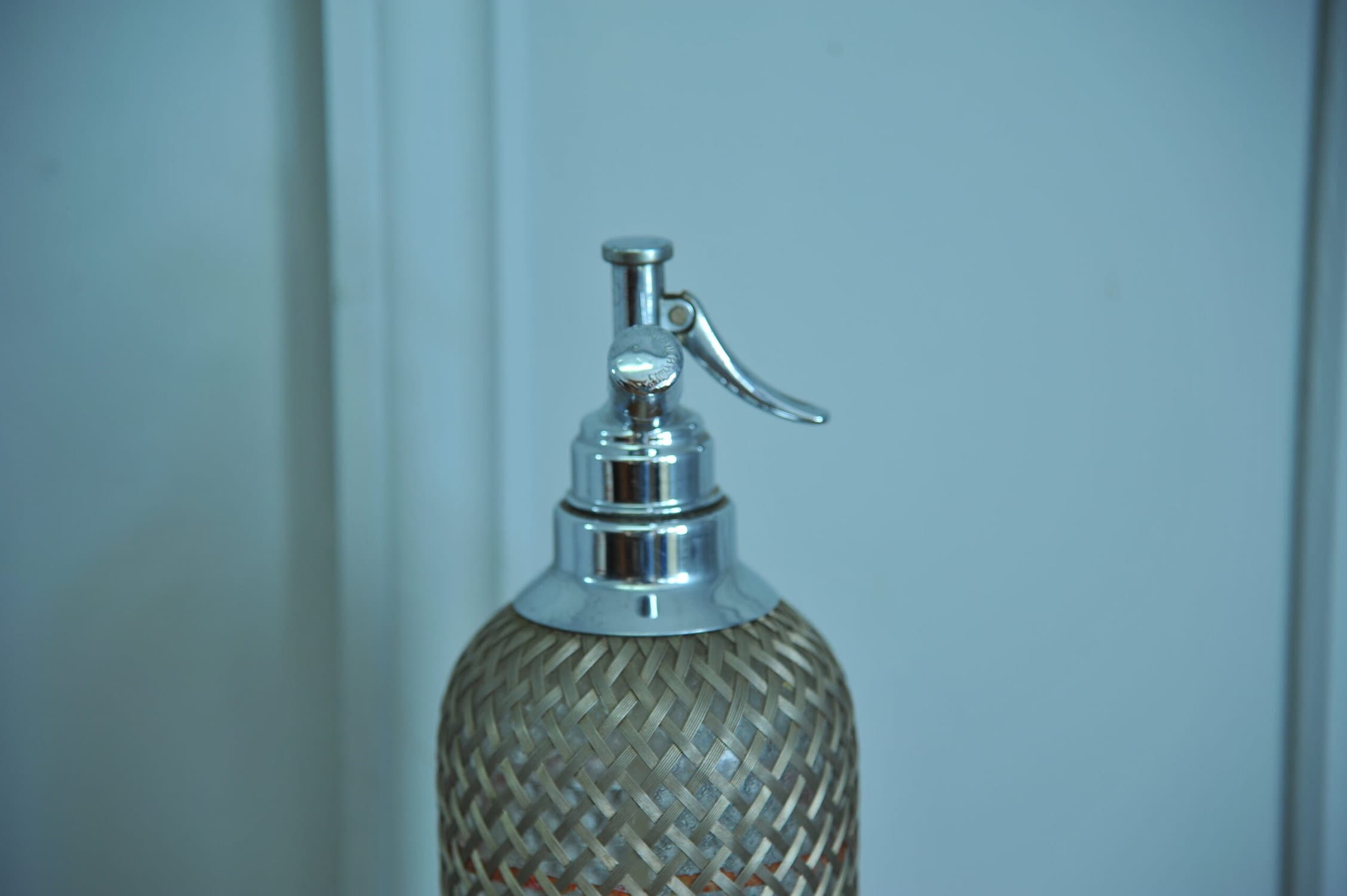 a superb vintage sparkletts soda syphon