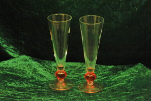 pair vintage valentine red heart stem drinking glasses romantic