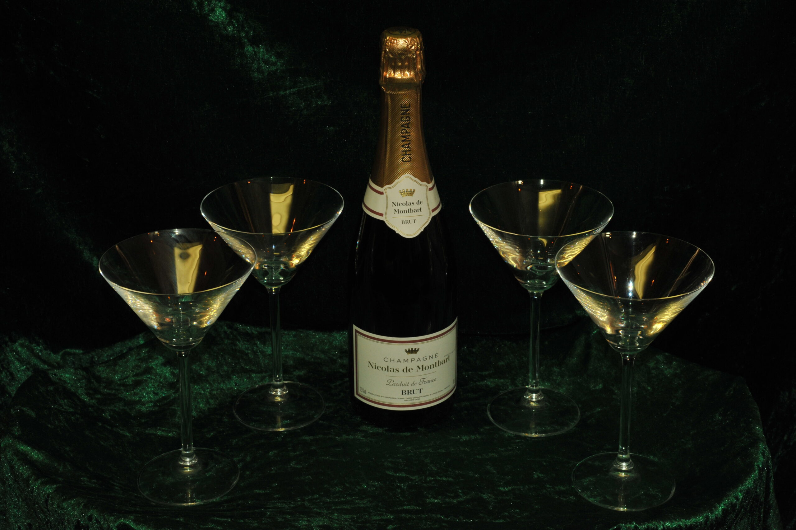 four large vintage champagne coupes glasses
