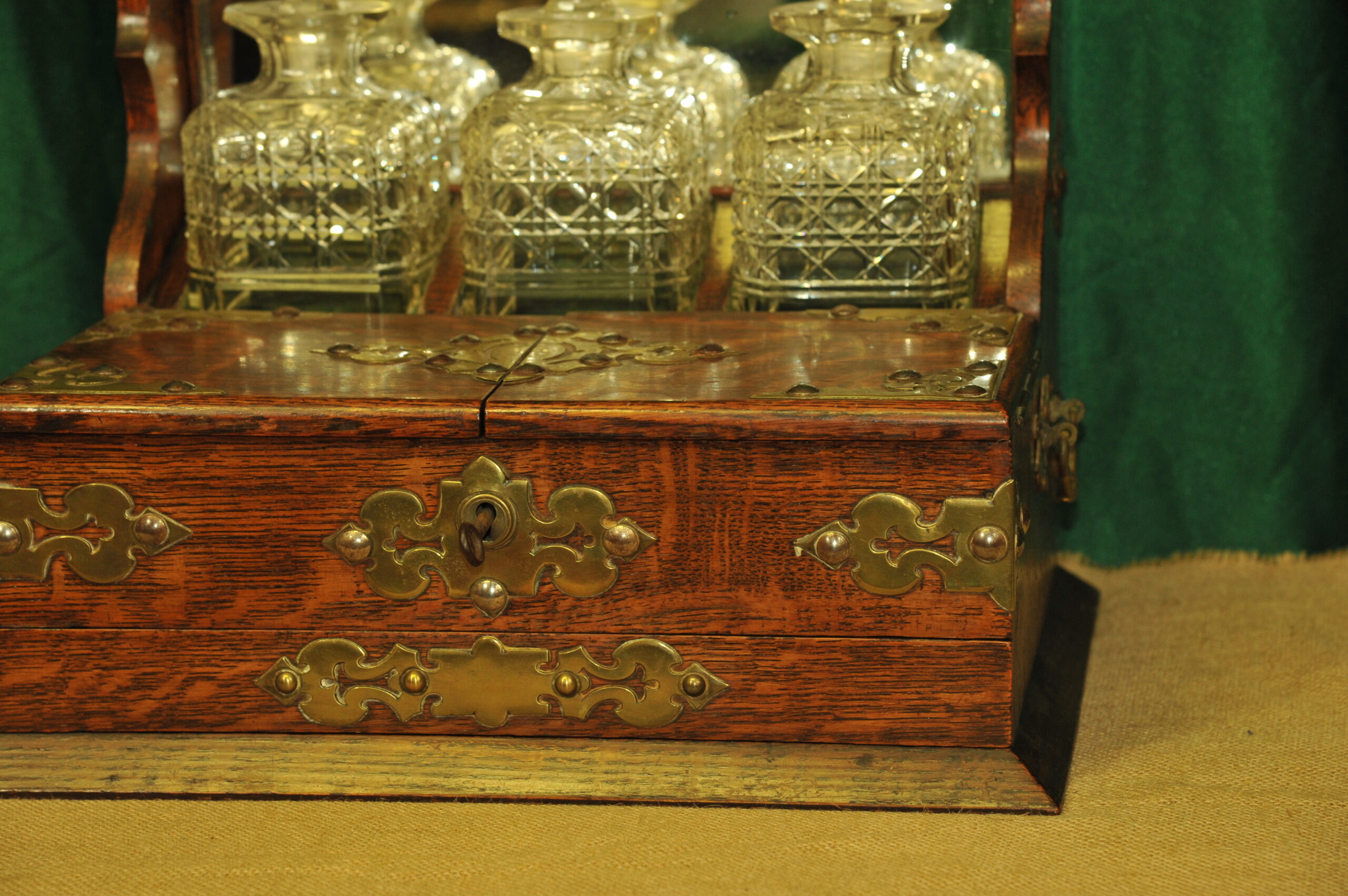 an antique oak tantalus games compendium