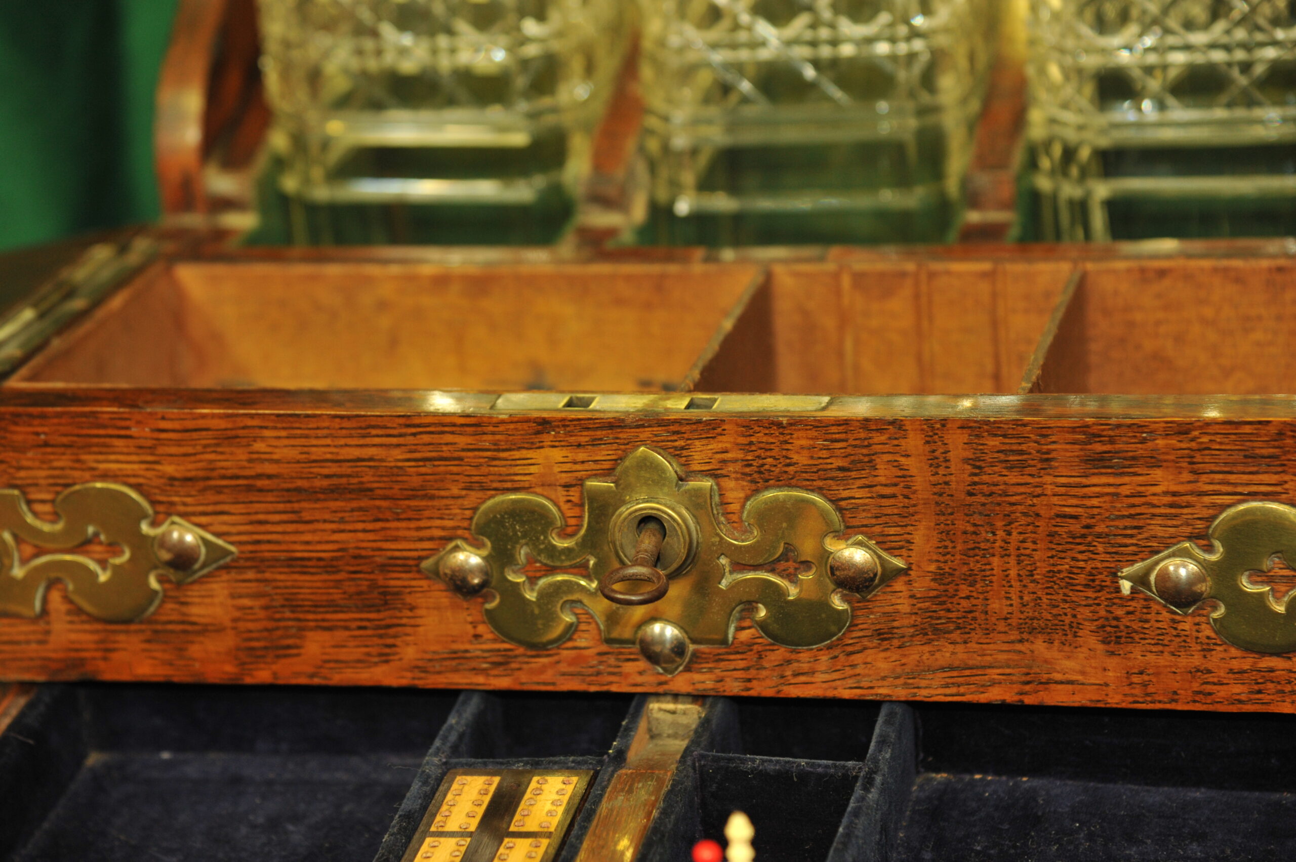 an antique oak tantalus games compendium